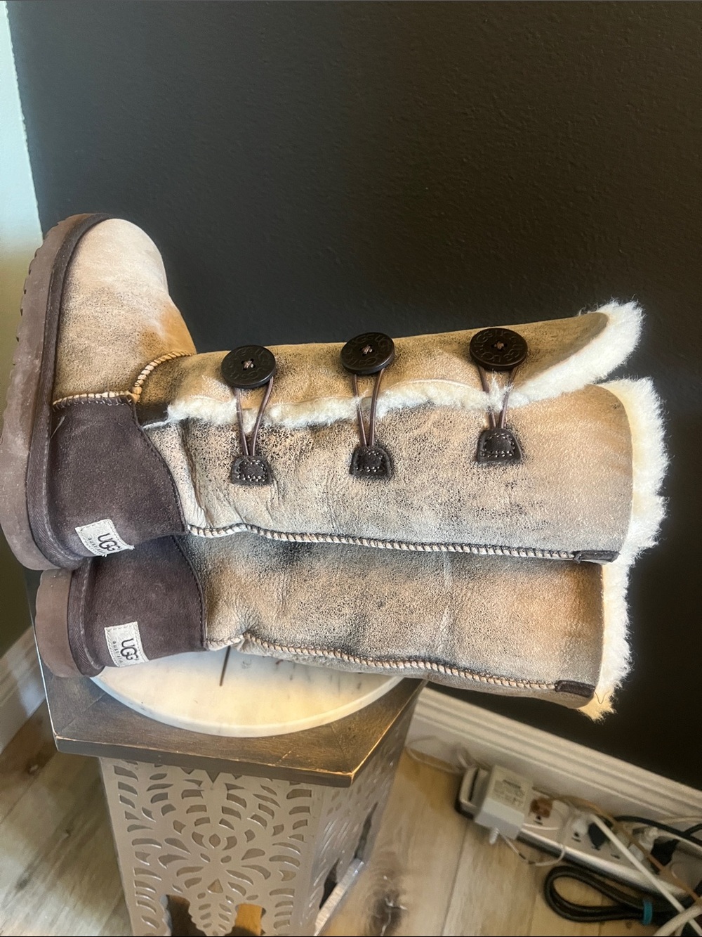 1 hour sale. Ugg Boots, Tall Bailey Button Triplet Sand Sheepskin Button US 8 - Picture 10 of 11